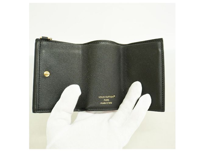 Louis Vuitton Tri-fold Wallet - LV Bloom Mini M29447 Black - view 3
