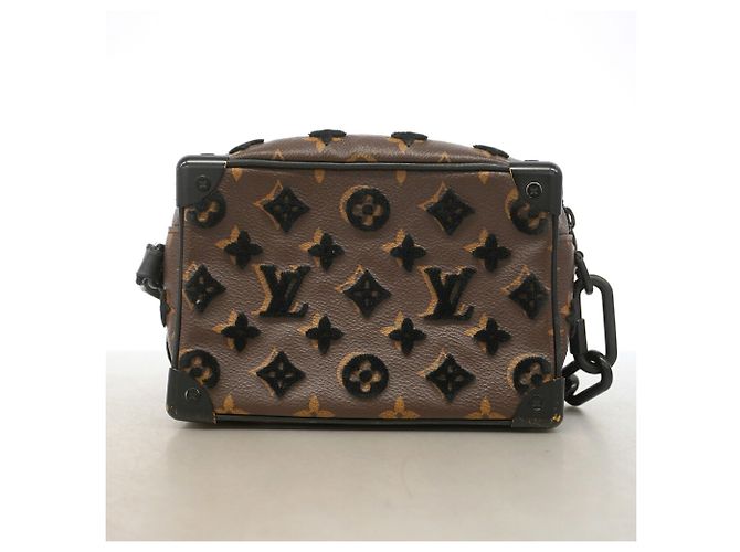 Sac à épaule Louis Vuitton Monogram Tuffetage Mini Soft Trunk Marron Noir - vue 14