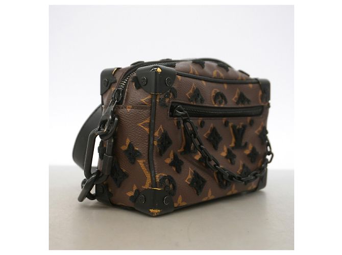 Sac à épaule Louis Vuitton Monogram Tuffetage Mini Soft Trunk Marron Noir - vue 2
