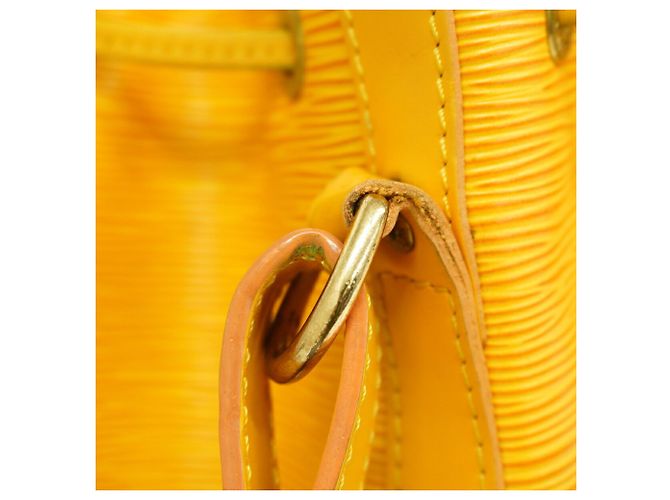 Noe Borsa a tracolla Louis Vuitton Epi Petit Noé Giallo - vista 7
