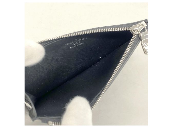 Portacarte e monete Louis Vuitton Taiga Grigio - vista 3