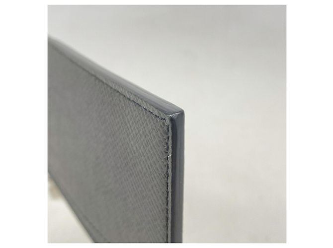 Portacarte e monete Louis Vuitton Taiga Grigio - vista 6
