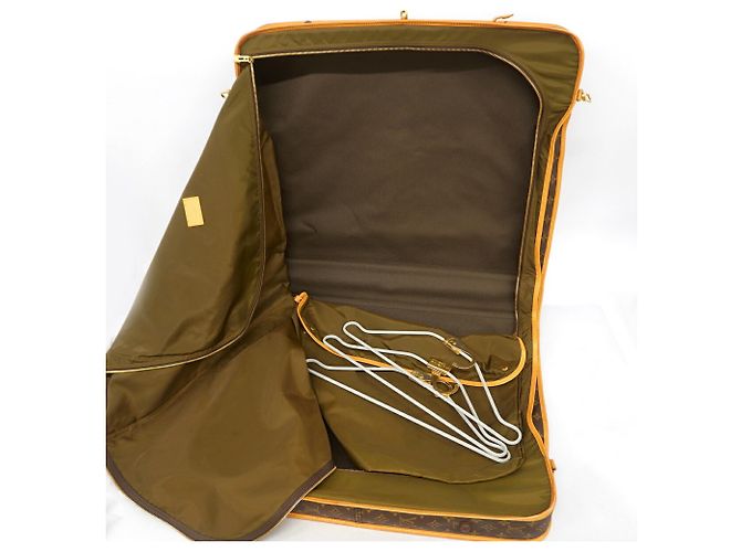 Louis Vuitton Monogram Portable Bandoulière Garment Case Castaño - vista 4