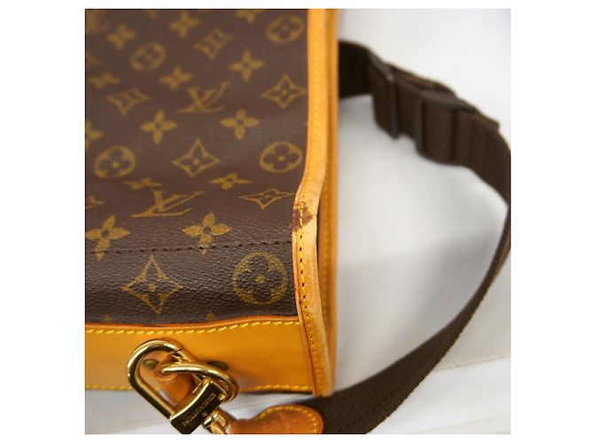 Louis Vuitton Monogram Portable Bandoulière Garment Case Castaño - vista 8
