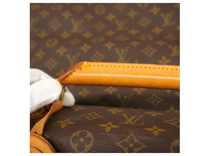 Louis Vuitton Monogram Portable Bandoulière Garment Case Castaño - vista 9