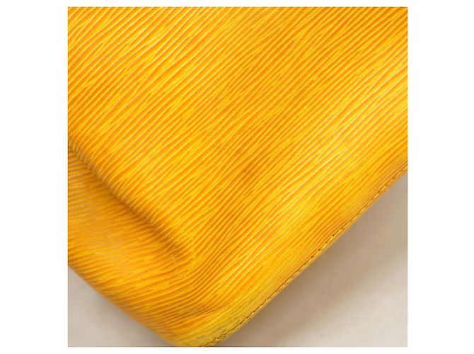 Noe Borsa a tracolla Louis Vuitton Epi Petit Noé Giallo - vista 12
