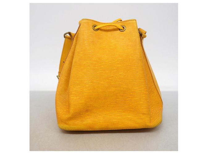 Noe Borsa a tracolla Louis Vuitton Epi Petit Noé Giallo - vista 13