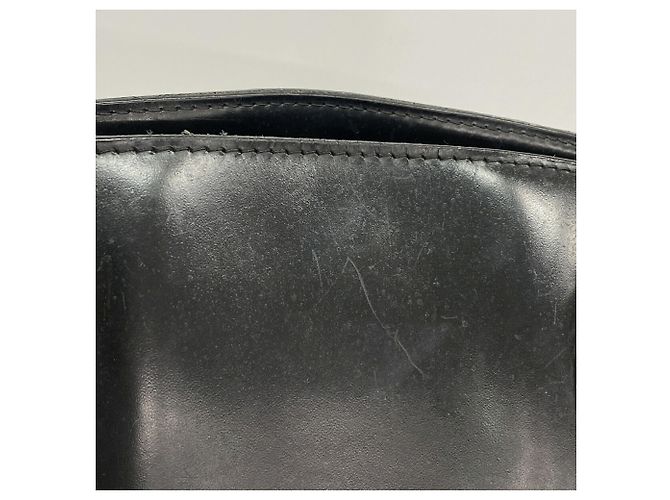 Bolso Louis Vuitton Epi Passy GM Negro - vista 10