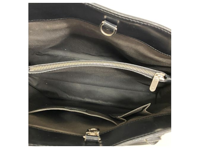 Bolso Louis Vuitton Epi Passy GM Negro - vista 4