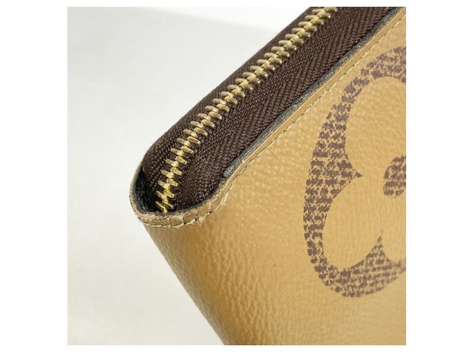 Cartera Zippy Louis Vuitton Monogram Giant Reverse Castaño - vista 5