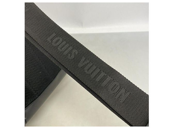 Borsa a tracolla Louis Vuitton Monogram Shadow Racer Nero - vista 9