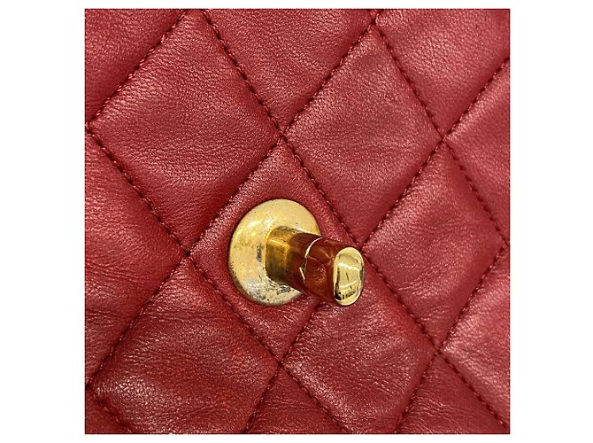 Bolsa de Ombro Chanel Mini Matelassé com Corrente Vermelho - vista 10