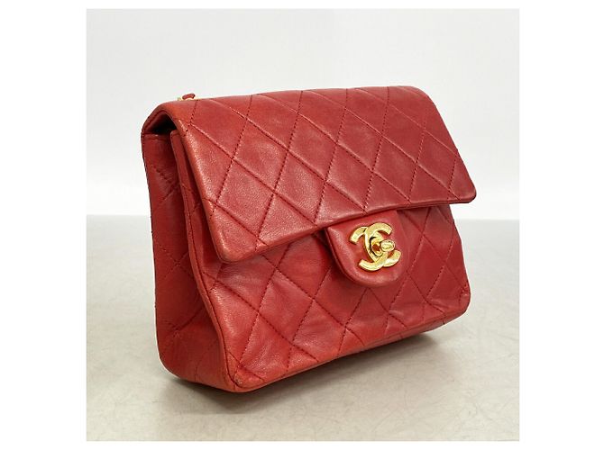 Bolsa de Ombro Chanel Mini Matelassé com Corrente Vermelho - vista 2
