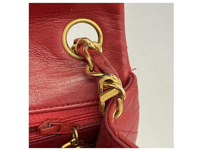 Bolsa de Ombro Chanel Mini Matelassé com Corrente Vermelho - vista 7