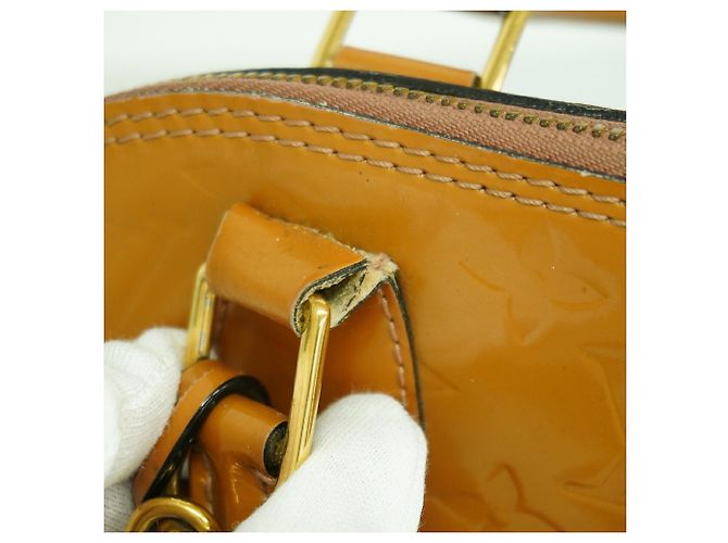 Borsa Louis Vuitton Alma BB Vernis in Rose Velours Rosa - vista 6