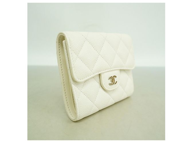 Chanel Matelassé Tri-fold Wallet White - view 2