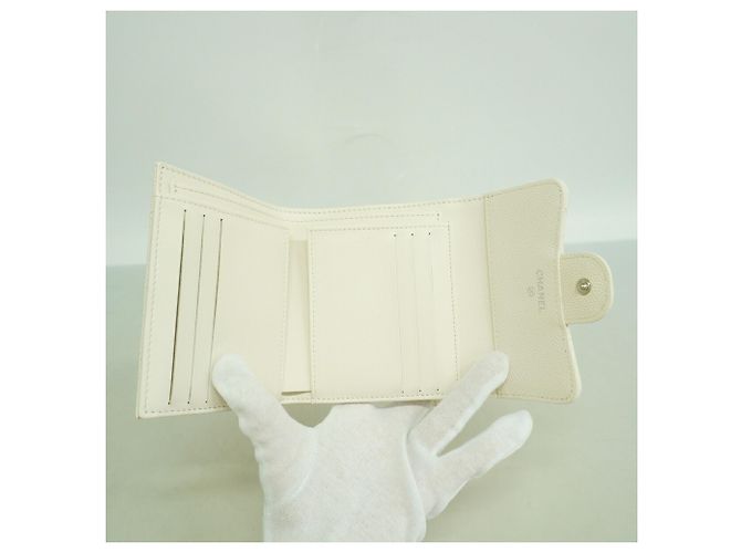 Chanel Matelassé Tri-fold Wallet White - view 3