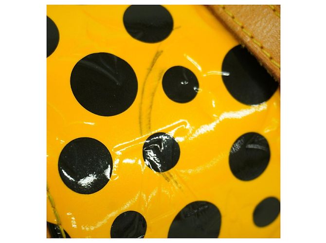 Louis Vuitton Vernis Dot Infinity Schultertasche Gelb - Ansicht 10