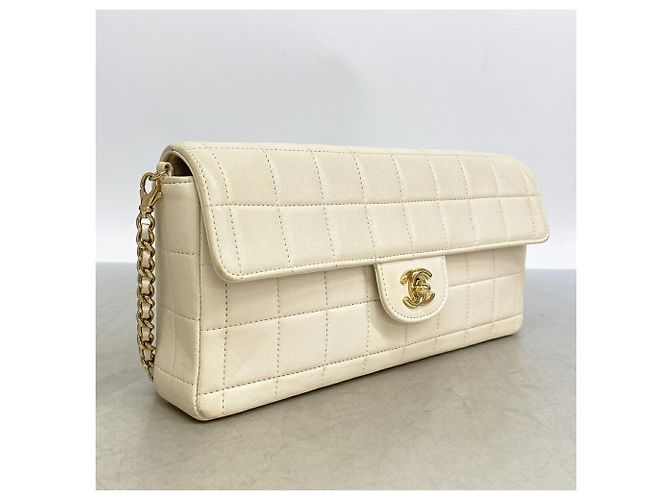 Chanel Chocolate Bar Schultertasche mit Kette Weiß - Ansicht 2