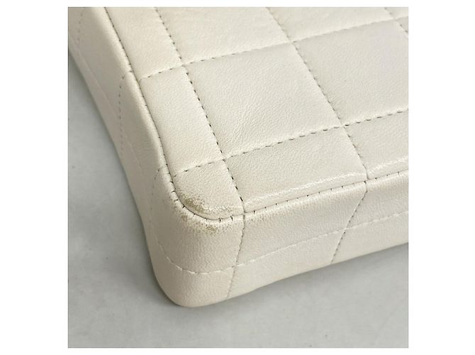 Chanel Chocolate Bar Schultertasche mit Kette Weiß - Ansicht 6