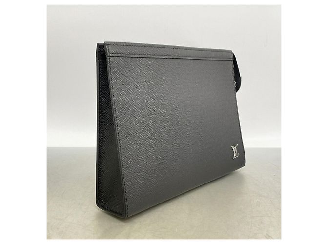 Louis Vuitton Taiga Pochette Voyage Clutch Bag Nero - vista 2