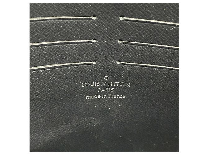 Louis Vuitton Taiga Pochette Voyage Clutch Bag Nero - vista 5