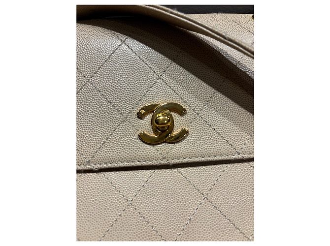 Chanel Bolsa de aba acolchoada couro caviar bege - vista 14