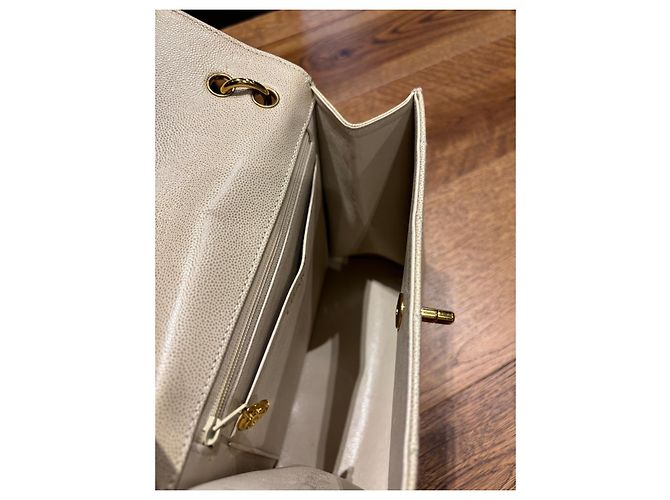 Chanel Bolsa de aba acolchoada couro caviar bege - vista 7