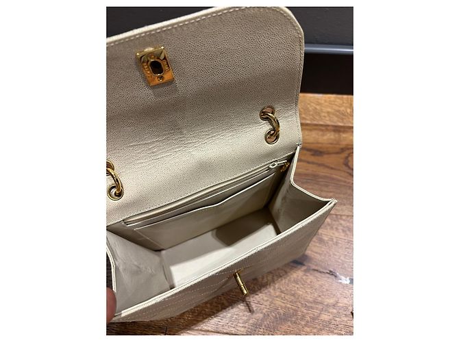 Chanel Bolsa de aba acolchoada couro caviar bege - vista 9