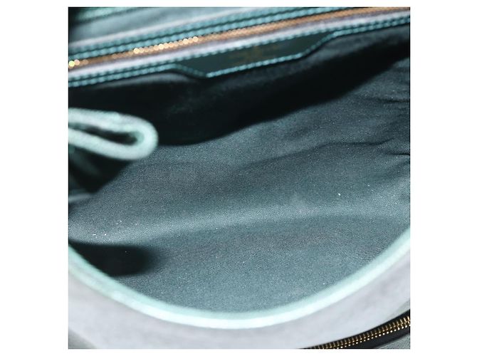 Louis Vuitton Cassiar Taiga Leather Verde - vista 5