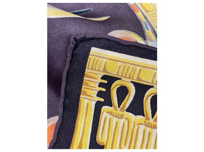 Hermès Pañuelo de Seda Tutankhamon Negro Blanco Azul Dorado Naranja - vista 7