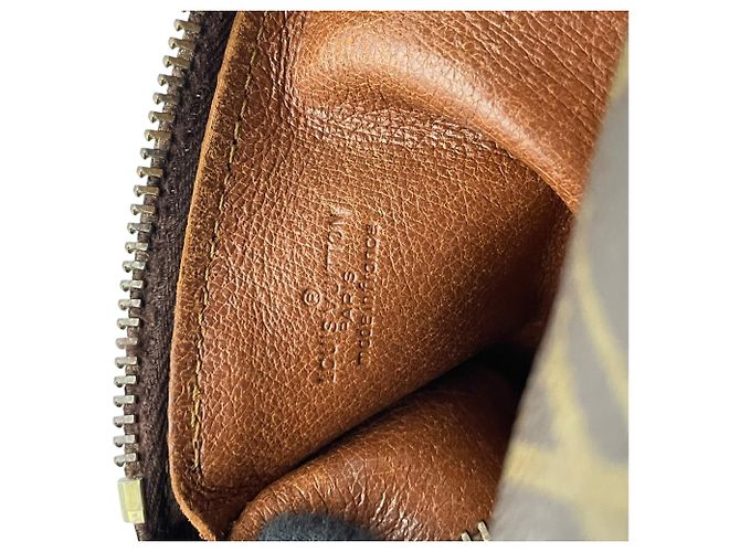 Bolsa Louis Vuitton Papillon 26 Monogram Marrom Monograma - vista 15