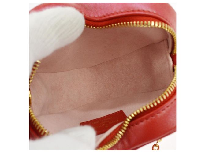 Louis Vuitton Coeur Heart on Chain Monogram Embossed Lambskin Roja - vista 3