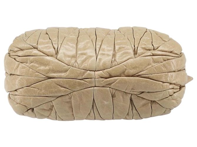 Miu Miu Coffer Convertible Satchel Matelasse Leder Medium Beige - Ansicht 4