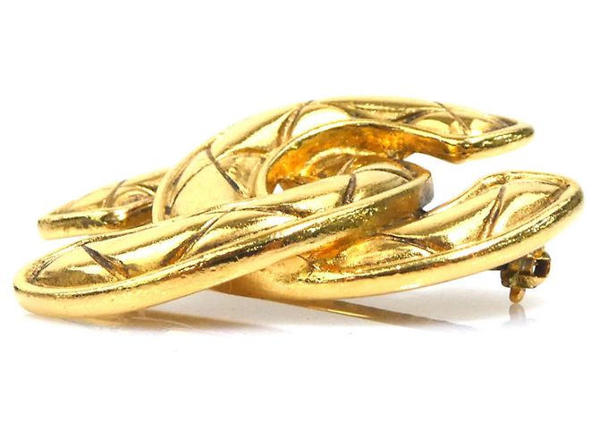 Broche en métal doré Chanel - vue 3