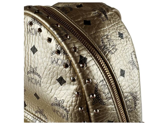 Sac à dos MCM en cuir noir et doré - vue 7