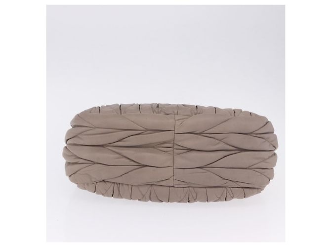 Miu Miu Chain Pushlock Matelassé Nappa Leather Beige - Ansicht 4