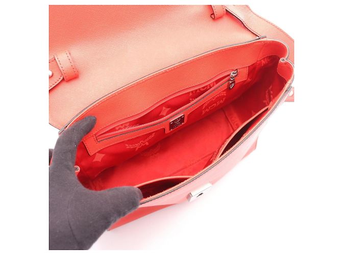 MCM 2-Way Lederhandtasche in Rot - Ansicht 3