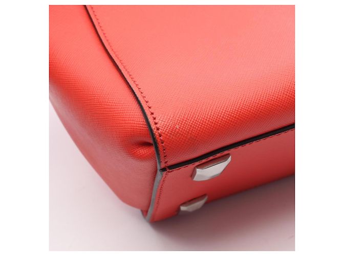MCM 2-Way Lederhandtasche in Rot - Ansicht 5