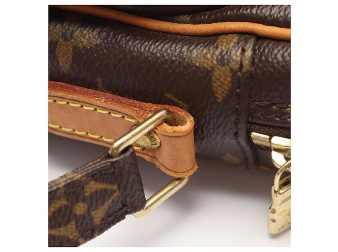 Borsa a tracolla Louis Vuitton Amazon Marrone - vista 9