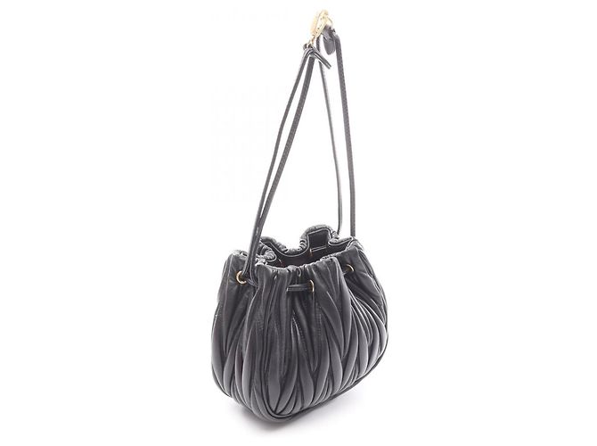 Borsa a mano pouch Miu Miu Matelassé in pelle nera Nero - vista 2
