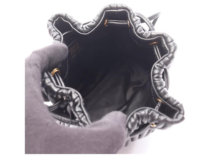 Borsa a mano pouch Miu Miu Matelassé in pelle nera Nero - vista 3