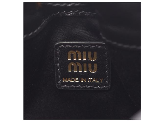 Borsa a mano pouch Miu Miu Matelassé in pelle nera Nero - vista 4