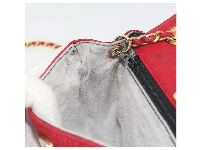 Bolsa de Ombro com Corrente BALLY em Couro Vermelho e Ouro Auth 195012 Dourado - vista 20