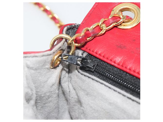 Bolsa de Ombro com Corrente BALLY em Couro Vermelho e Ouro Auth 195012 Dourado - vista 21