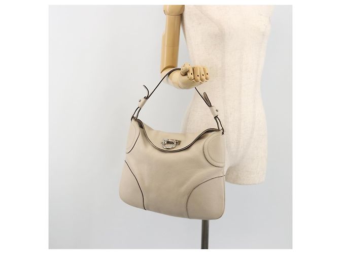 Borsa a tracolla Salvatore Ferragamo Gancini in pelle Ivory Silver Auth 196279 Argento Crudo - vista 24