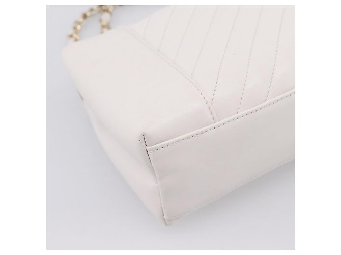 Borsa a tracolla CHANEL V Stitch Chain Chevron in pelle Bianco Navy CC Auth BA15077SAM Blu navy - vista 13