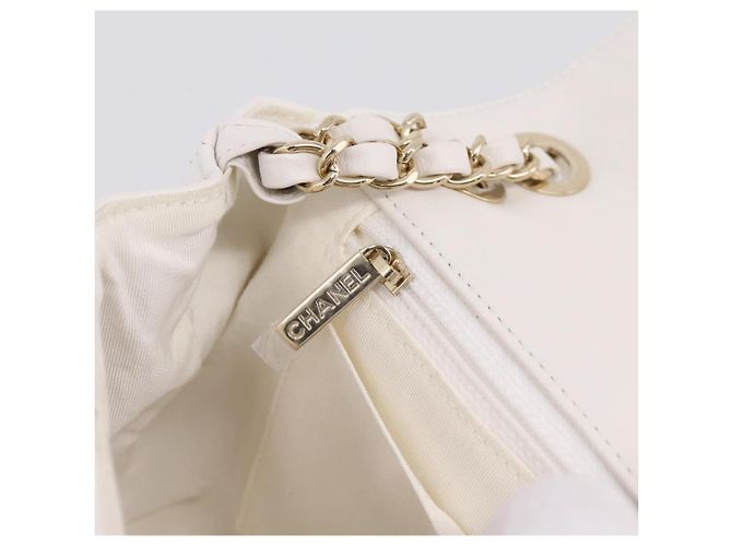 Borsa a tracolla CHANEL V Stitch Chain Chevron in pelle Bianco Navy CC Auth BA15077SAM Blu navy - vista 21