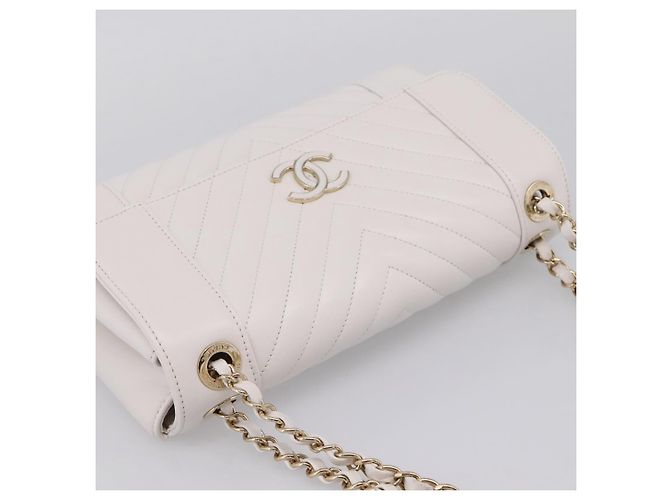 Borsa a tracolla CHANEL V Stitch Chain Chevron in pelle Bianco Navy CC Auth BA15077SAM Blu navy - vista 6