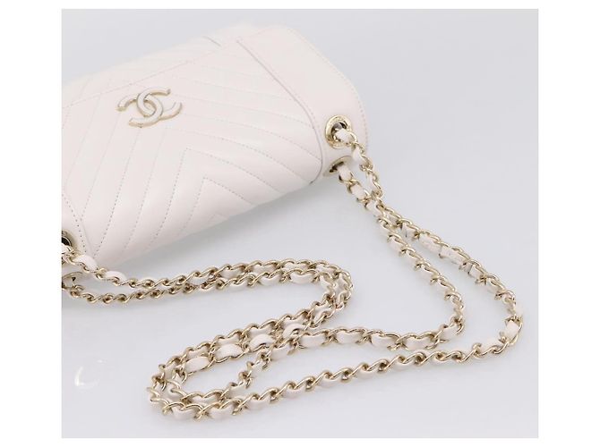 Borsa a tracolla CHANEL V Stitch Chain Chevron in pelle Bianco Navy CC Auth BA15077SAM Blu navy - vista 7